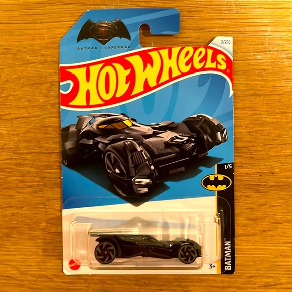 NWT Hot Wheels Batman Batmobile – Black Diecast Toy Car – Collector’s Item NIB - Picture 1 of 8